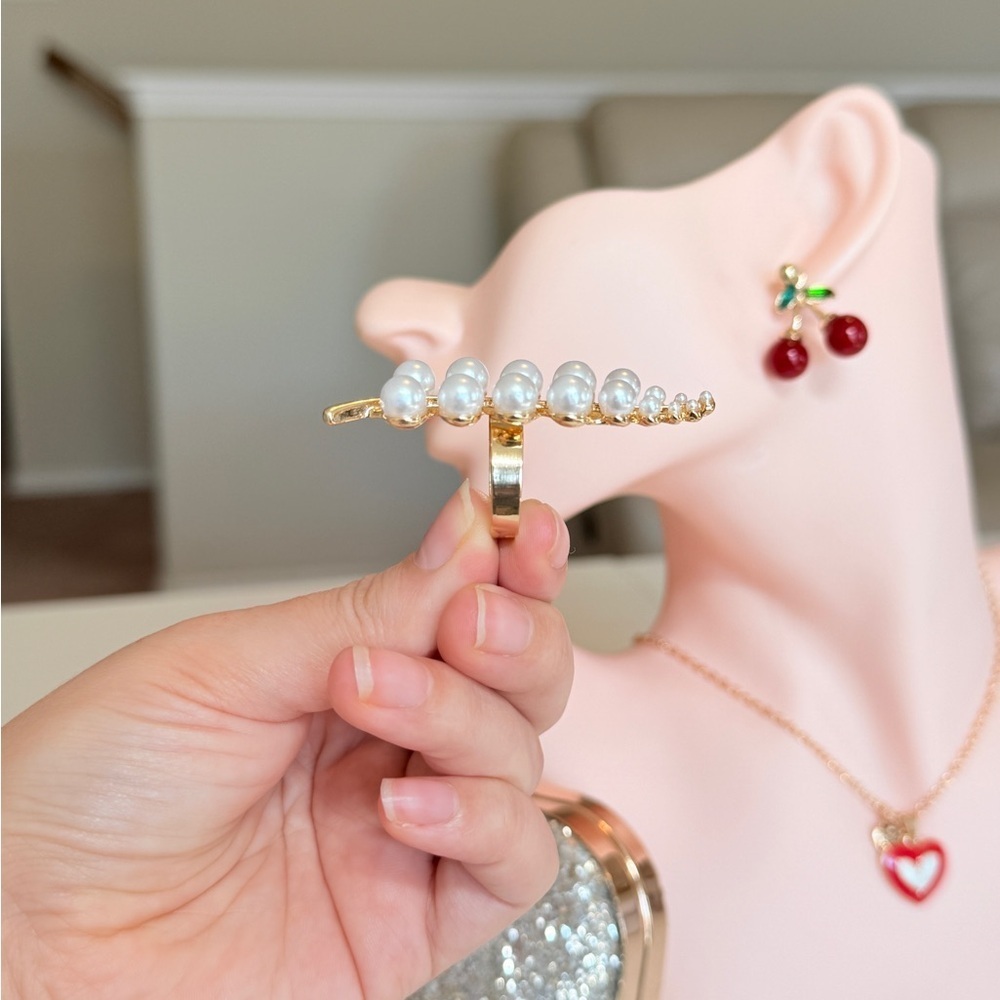 🌷 Elegant Gold and Pearl Women's Ring - Picture 3 of 8